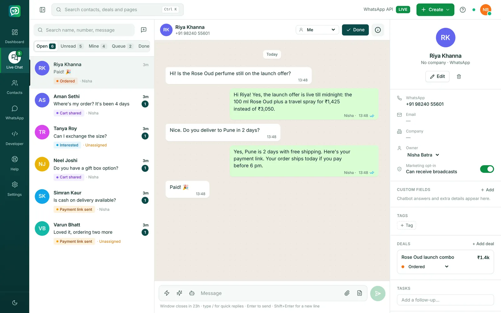 RelayDesk Live Chat for e-commerce & d2c: Flora Luxe replying to a customer on WhatsApp